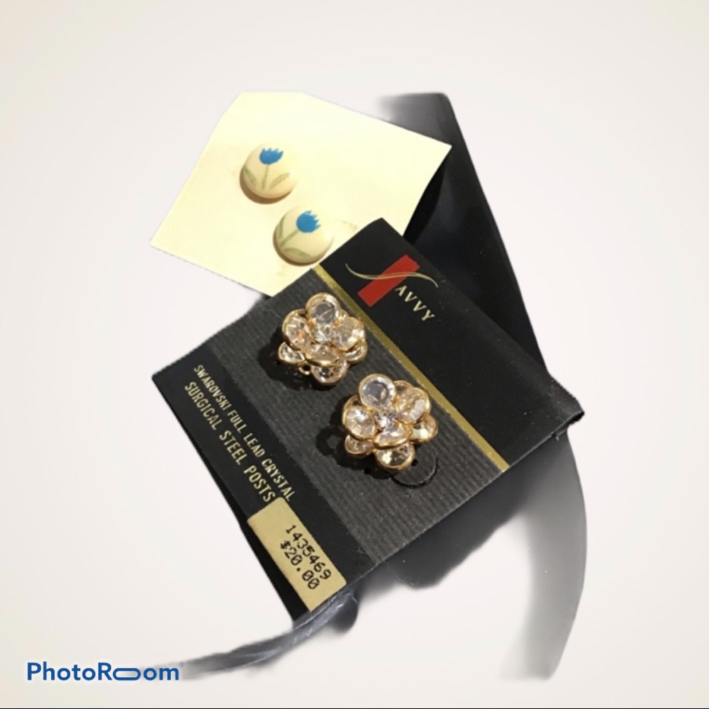 Flower piece earrings